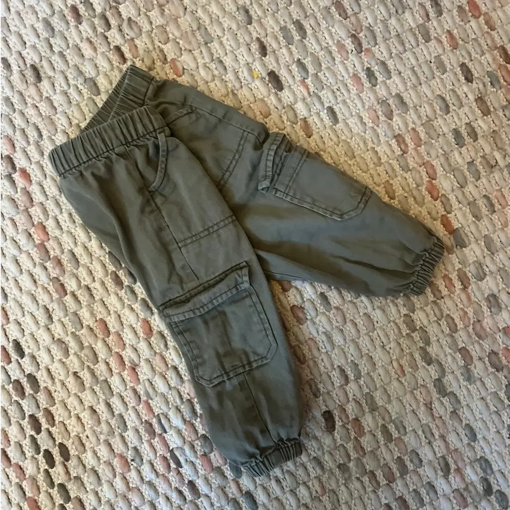 Old Navy Olive Cargo Pants